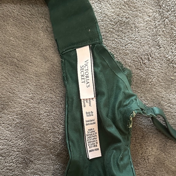 Victoria's Secret Emerald Lace Bra - Picture 2 of 2
